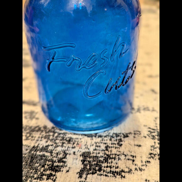 BEAUTIFUL Fresh Cuts Blue Mason Jar- GREAT CONDITION - Picture 3 of 3
